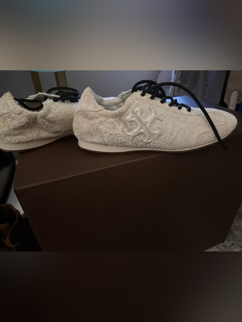 Tory Burch Off-White Brushed Suede Sneaker with Black Laces NWOT size 7 - Picture 2 of 6